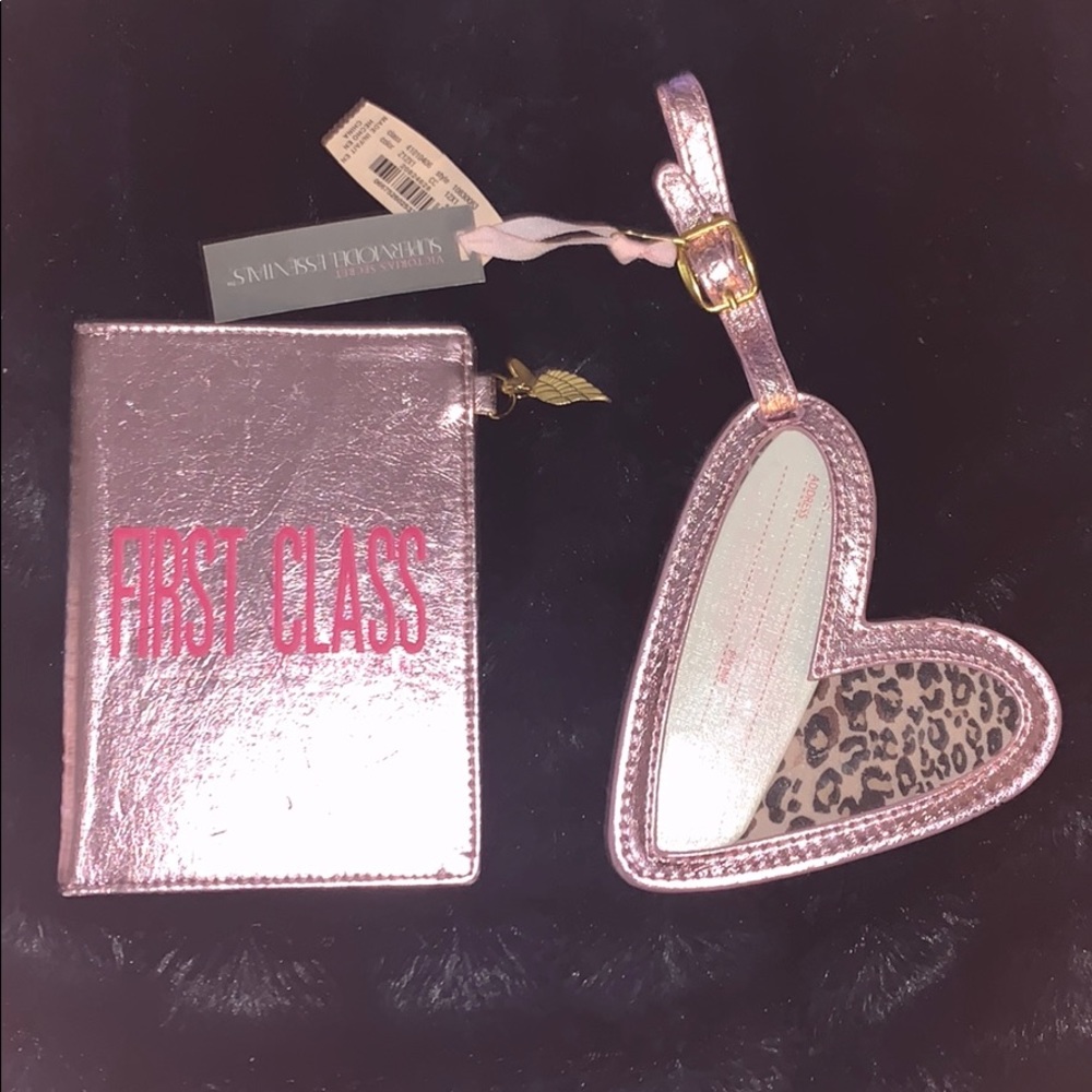 VS Supermodel Essentials Passport and Luggage Tag